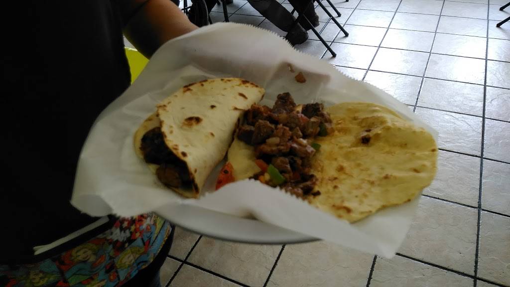 Millys Mexican Restaurant | restaurant | 1836B Spur St, New Braunfels, TX 78130, USA | 2108108978 OR +1 210-810-8978