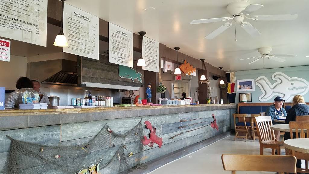 Two Little Fish Seafood Restaurant | restaurant | 300 Atlantic Ave, Westerly, RI 02891, USA | 4013489941 OR +1 401-348-9941