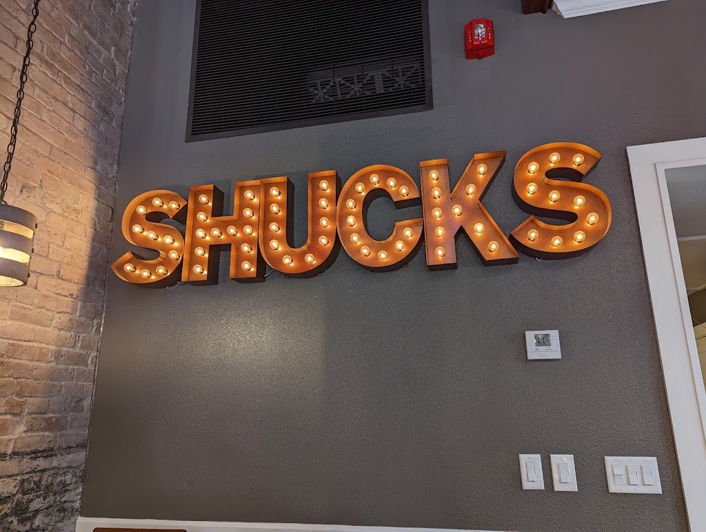 Shucks Tavern | restaurant | 414 21st St, Galveston, TX 77550, USA | 4094441700 OR +1 409-444-1700