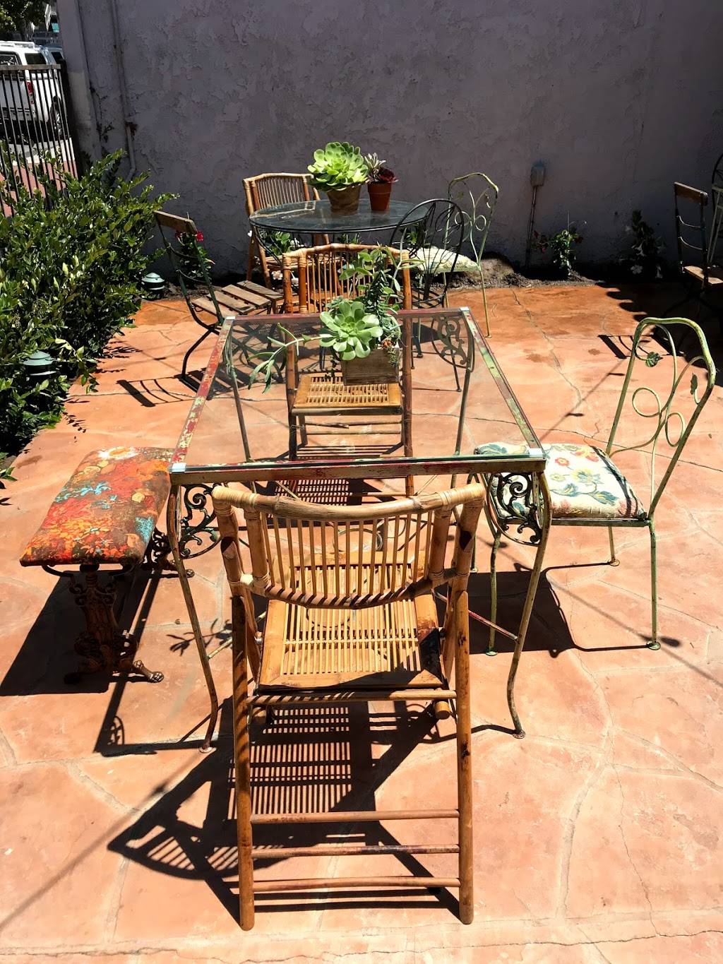 Revolver Pizza | restaurant | 1429 San Andres St, Santa Barbara, CA 93101, USA | 8056795818 OR +1 805-679-5818