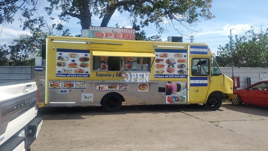 Saborcito Rodrigues | restaurant | Golfcrest / Bellfort / Reveille, Houston, TX 77061, USA | 8324164601 OR +1 832-416-4601