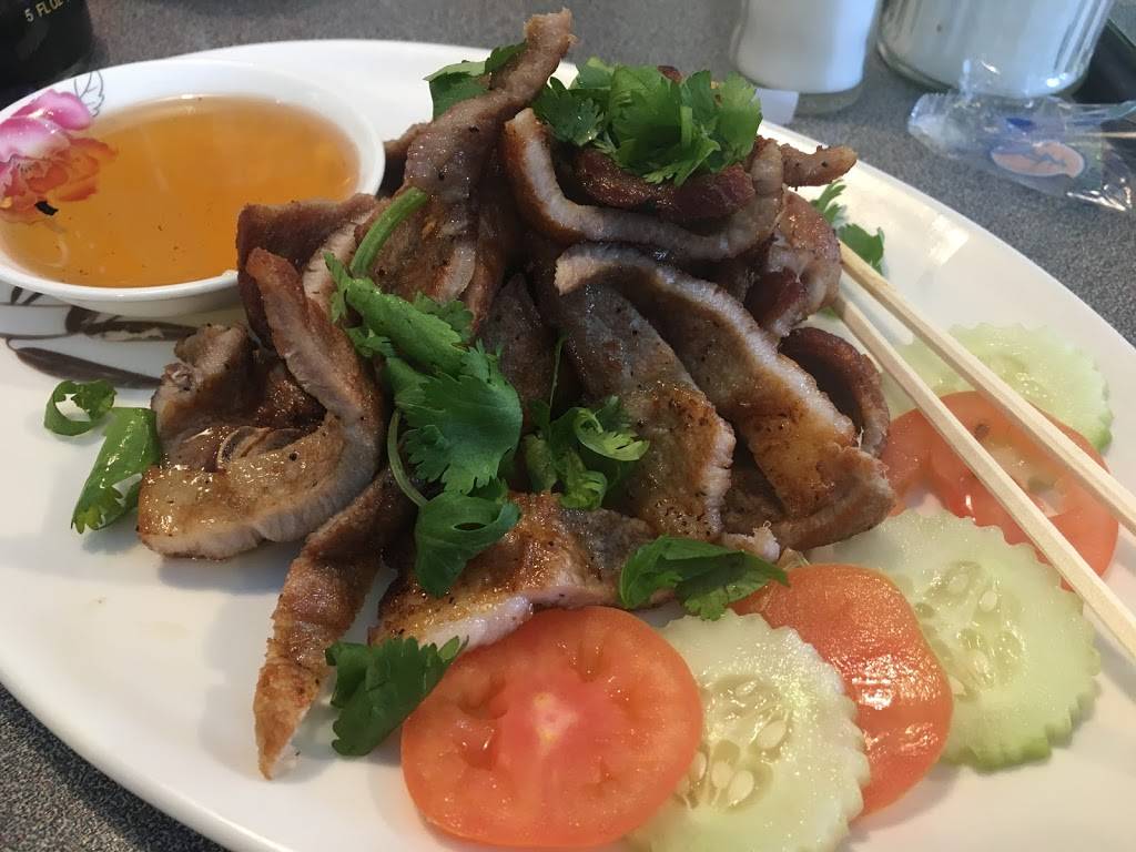 Golden Wok | restaurant | 405 E University Ave, Champaign, IL 61820, USA | 2173568383 OR +1 217-356-8383