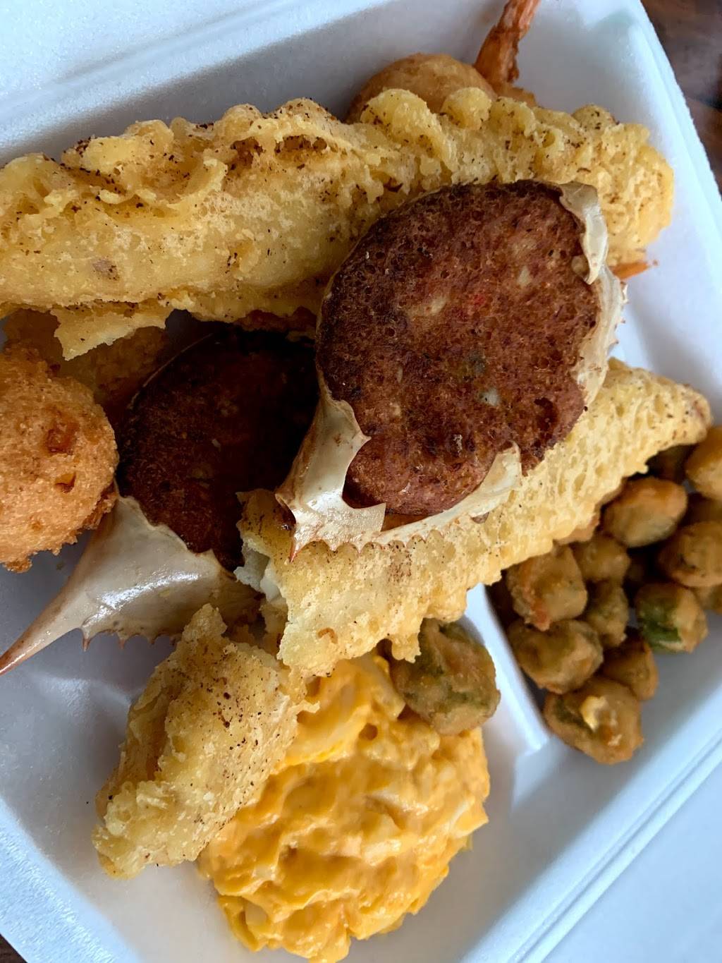 Captain Ds | restaurant | 2710 Woodward Ave, Muscle Shoals, AL 35661, USA | 2563816300 OR +1 256-381-6300