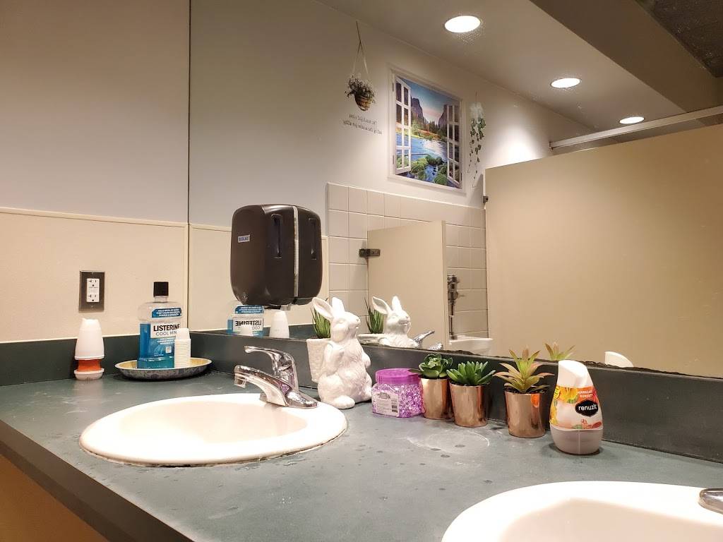 Thai Basil | restaurant | 37682 W 12 Mile Rd, Farmington Hills, MI 48331, USA | 2488937571 OR +1 248-893-7571