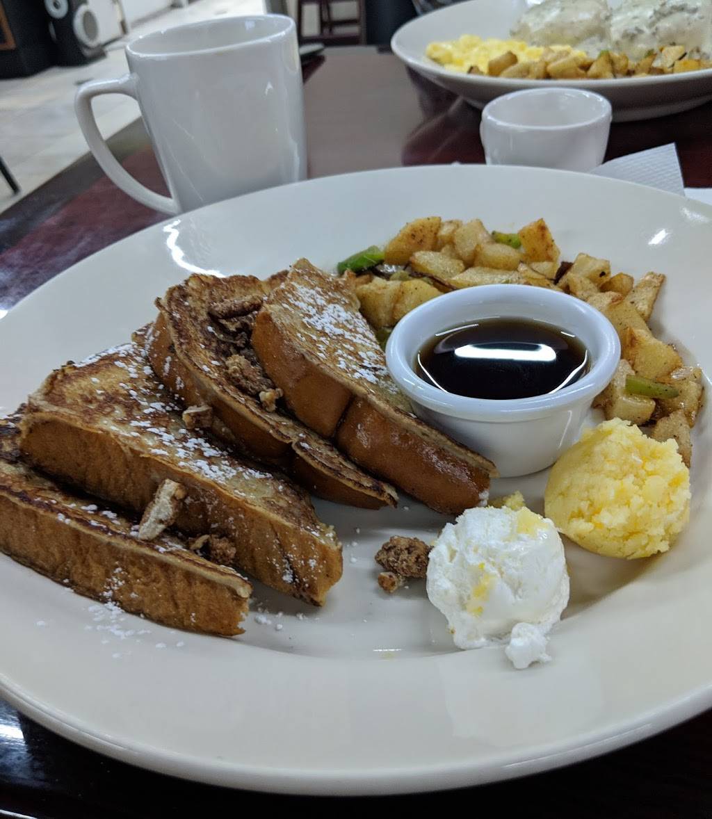 Lucky Cafe | restaurant | 31242 US-82, Whitesboro, TX 76273, USA | 9035646699 OR +1 903-564-6699