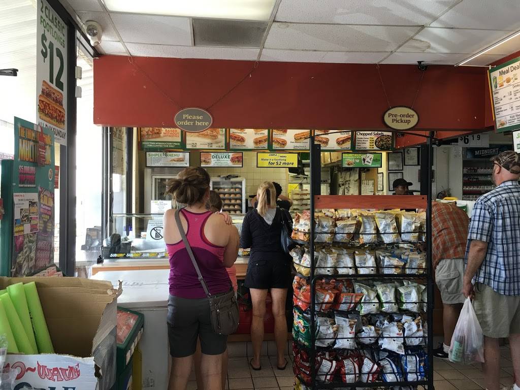 Subway Restaurants | restaurant | 130 Pinellas Bayway, St. Petersburg, FL 33715, USA | 7278649709 OR +1 727-864-9709