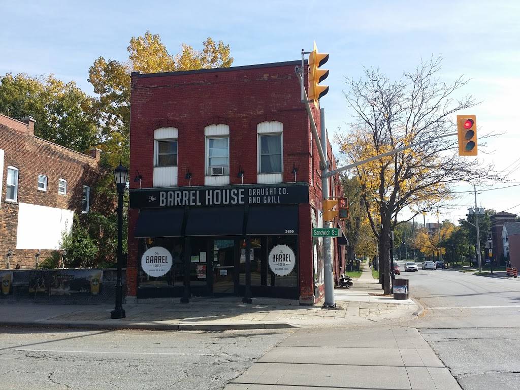 The Barrel House | restaurant | 3199 Sandwich St, Windsor, ON N9C 1A6, Canada | 5199775334 OR +1 519-977-5334
