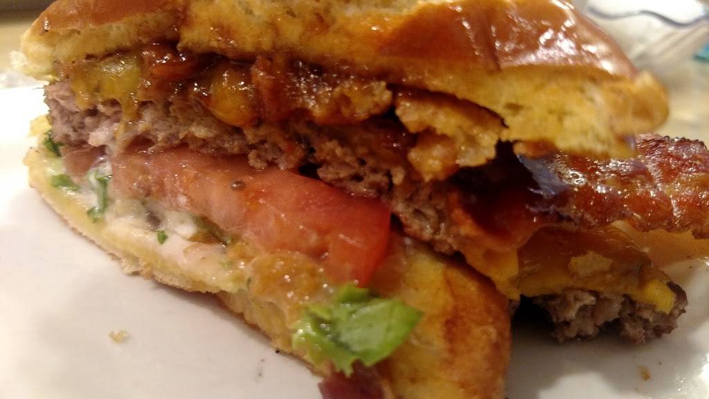 Friendlys | restaurant | 147 Loudon Rd, Concord, NH 03301, USA | 6032239784 OR +1 603-223-9784