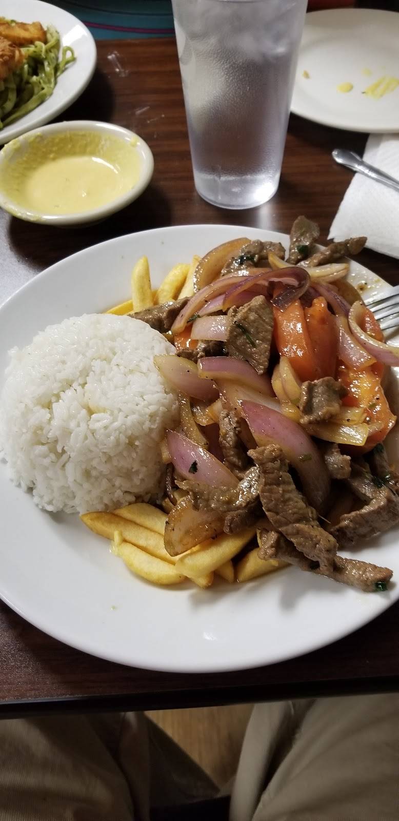 El Rincon Peruano | restaurant | 8502 N Armenia Ave #1-G, Tampa, FL 33604, USA | 8139368845 OR +1 813-936-8845