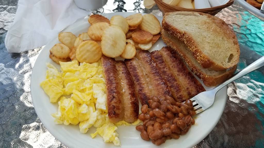 Constance Lake Lodge | restaurant | 175 Constance Lake Rd, Kanata, ON K2K 1X7, Canada | 6138322097 OR +1 613-832-2097