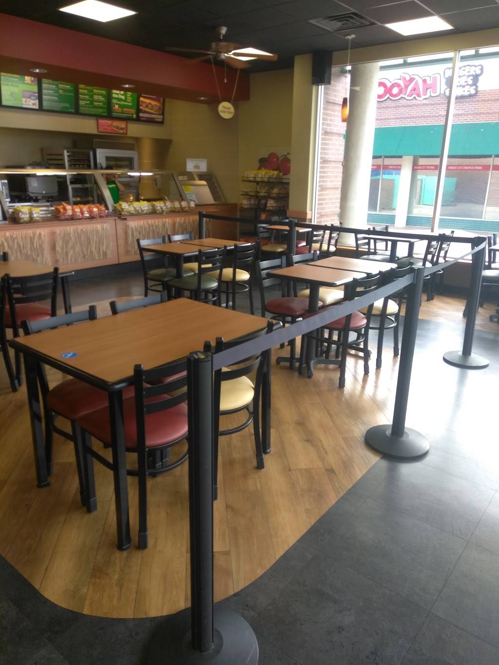 Subway Restaurants | restaurant | 2151 N. Collins St suite 300 Seville, Commons, Arlington, TX 76011, USA | 8175836571 OR +1 817-583-6571