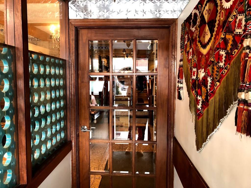 Takht-e Tavoos Restaurant | restaurant | 1120 College St, Toronto, ON M6H 1B5, Canada | 6473527322 OR +1 647-352-7322
