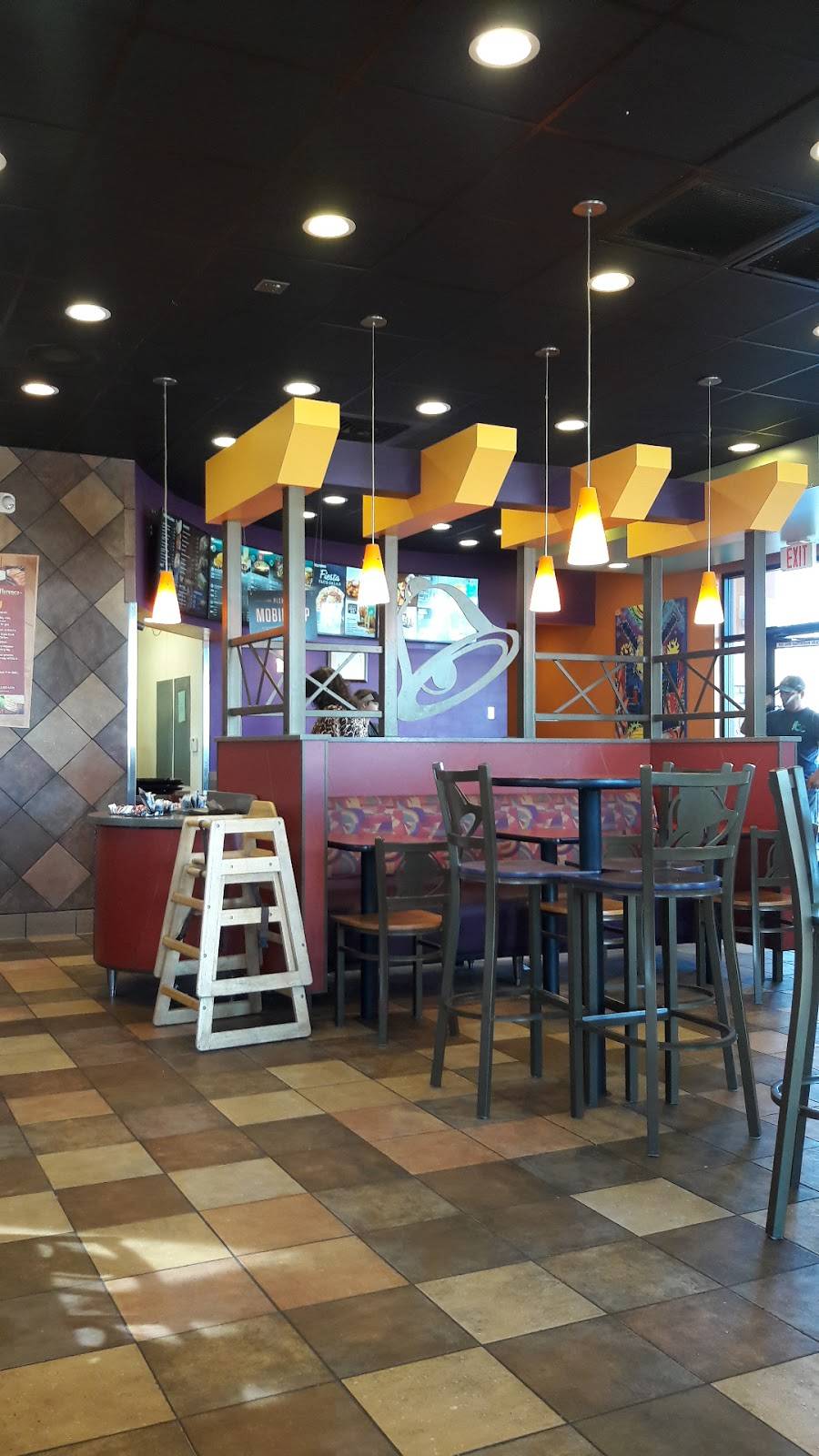 Taco Bell | meal takeaway | 1711 W Hunt Hwy, San Tan Valley, AZ 85143, USA | 4809879023 OR +1 480-987-9023