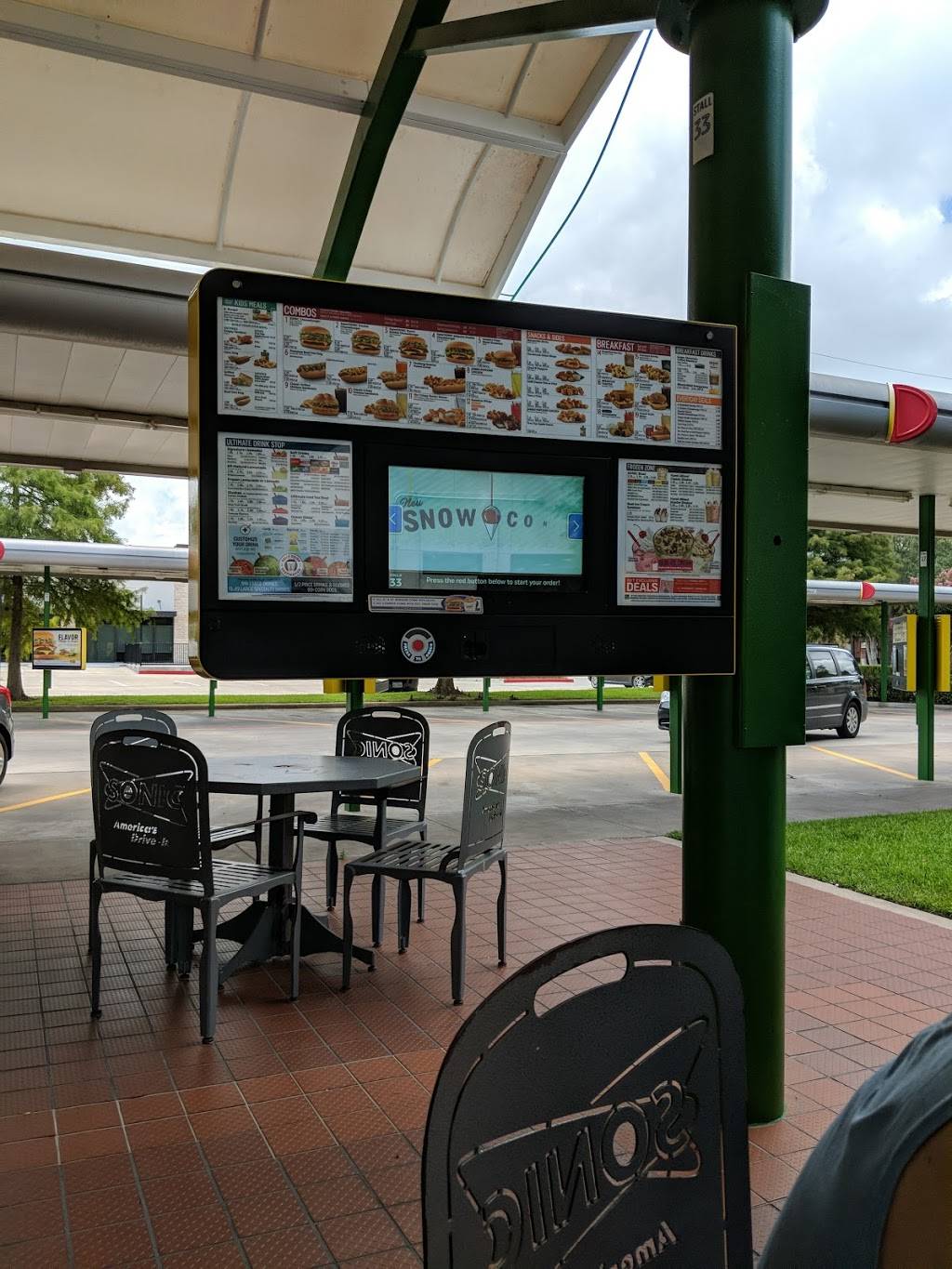 Sonic Drive-In | restaurant | 13280 Almeda Rd, Houston, TX 77045, USA | 7134334595 OR +1 713-433-4595