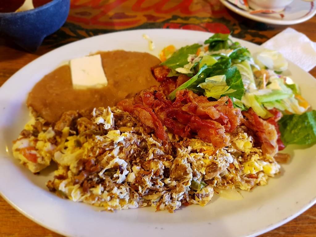 Cocina De Lupita | restaurant | Av Riveroll 1424, Centro, 22800 Ensenada, B.C., Mexico | 016461753477 OR +52 646 175 3477