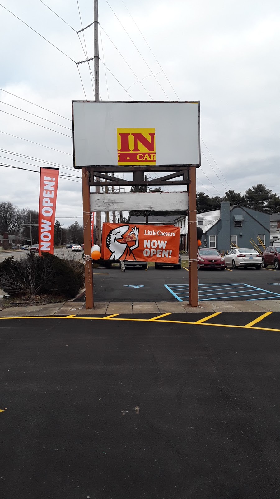 Little Caesars Pizza | restaurant | 3000 Hikes Ln, Louisville, KY 40220, USA | 5029635151 OR +1 502-963-5151