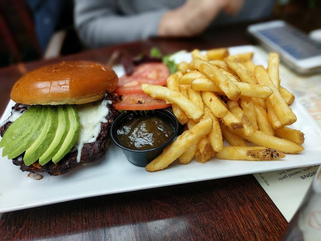 Logan Bar | night club | 2230 N California Ave, Chicago, IL 60647, USA | 7732521110 OR +1 773-252-1110