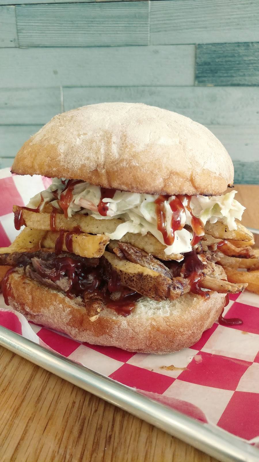 R. A. MacSammys Elbow Room | restaurant | 735 E 48th St, Minneapolis, MN 55417, USA | 6125841593 OR +1 612-584-1593