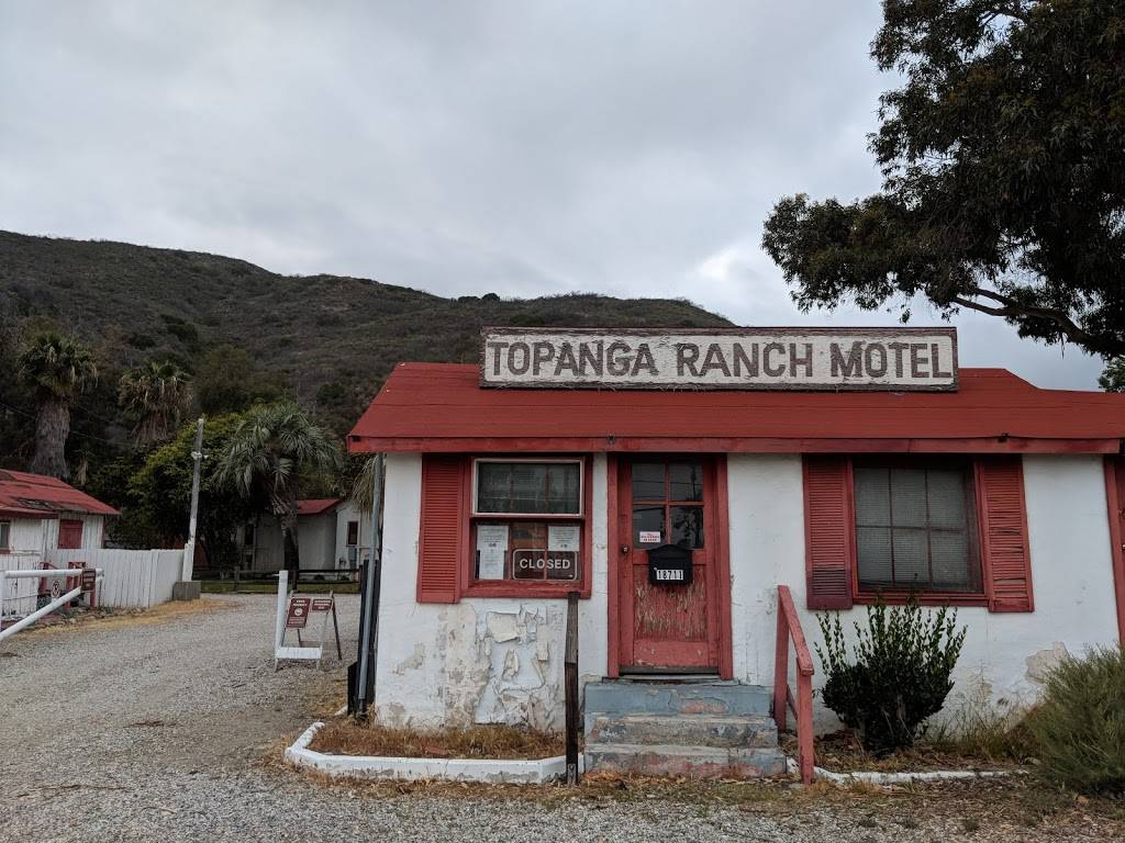 Reel Inn Malibu | restaurant | 18661 Pacific Coast Hwy, Malibu, CA 90265, USA | 3104568221 OR +1 310-456-8221