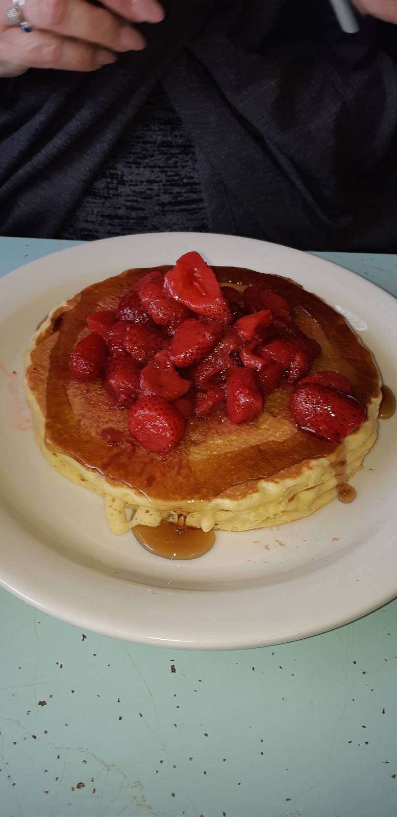 Kerries Northway Diner | restaurant | 51 Main St, Queensbury, NY 12804, USA | 5187410323 OR +1 518-741-0323