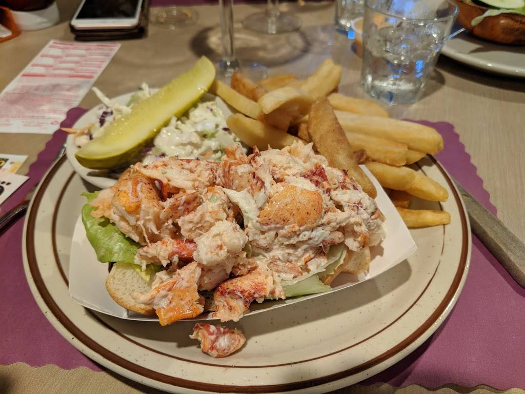 Vels Family Restaurant & Lounge | restaurant | 2352 Cranberry Hwy, West Wareham, MA 02576, USA | 5082953224 OR +1 508-295-3224