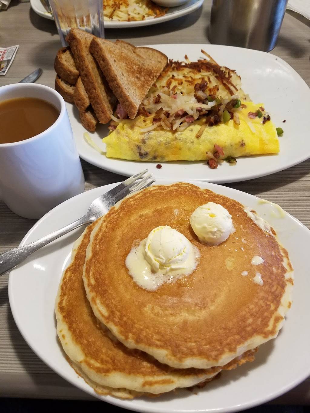 Perkins Restaurant & Bakery | restaurant | 700 Pine St, Monticello, MN 55362, USA | 7632954400 OR +1 763-295-4400