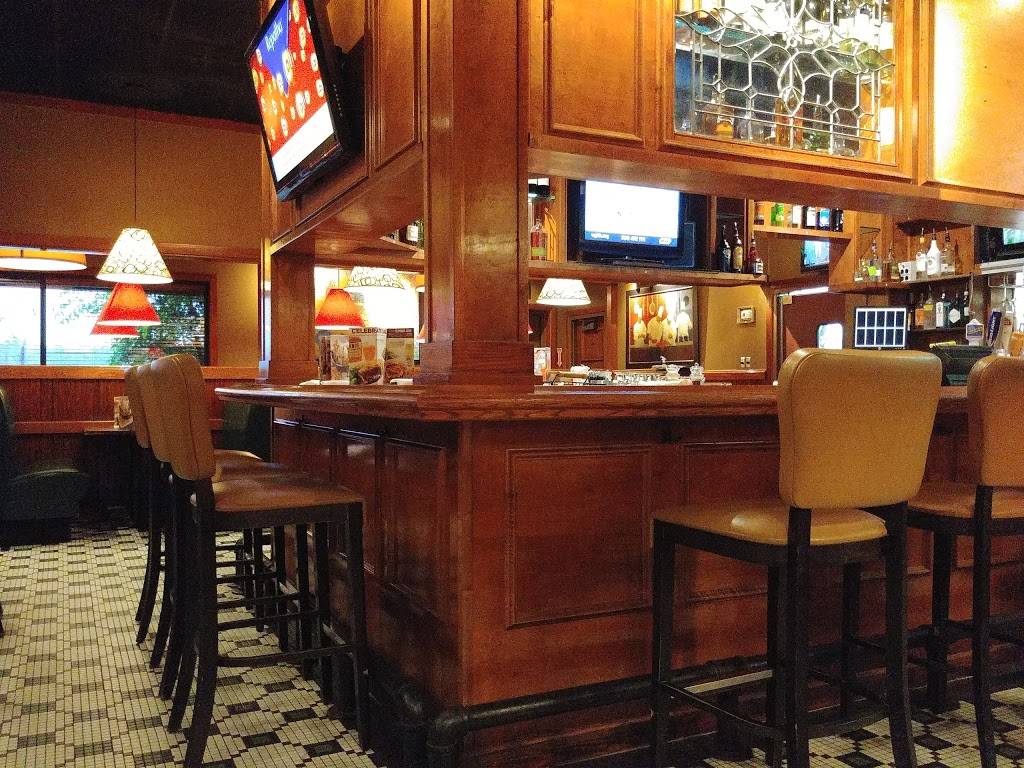 Ruby Tuesday | restaurant | Wrentham Village Premium Outlets, 1 Outlet Blvd #800, Wrentham, MA 02093, USA | 5083845213 OR +1 508-384-5213