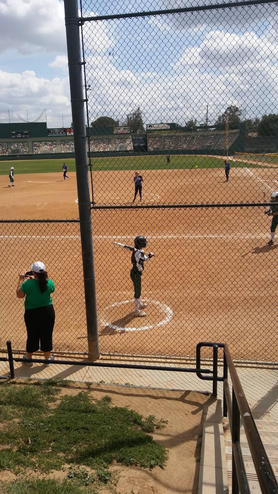 Big League Dreams | restaurant | 10550 Cantu-Galleano Ranch Rd, Mira Loma, CA 91752, USA | 9516856900 OR +1 951-685-6900