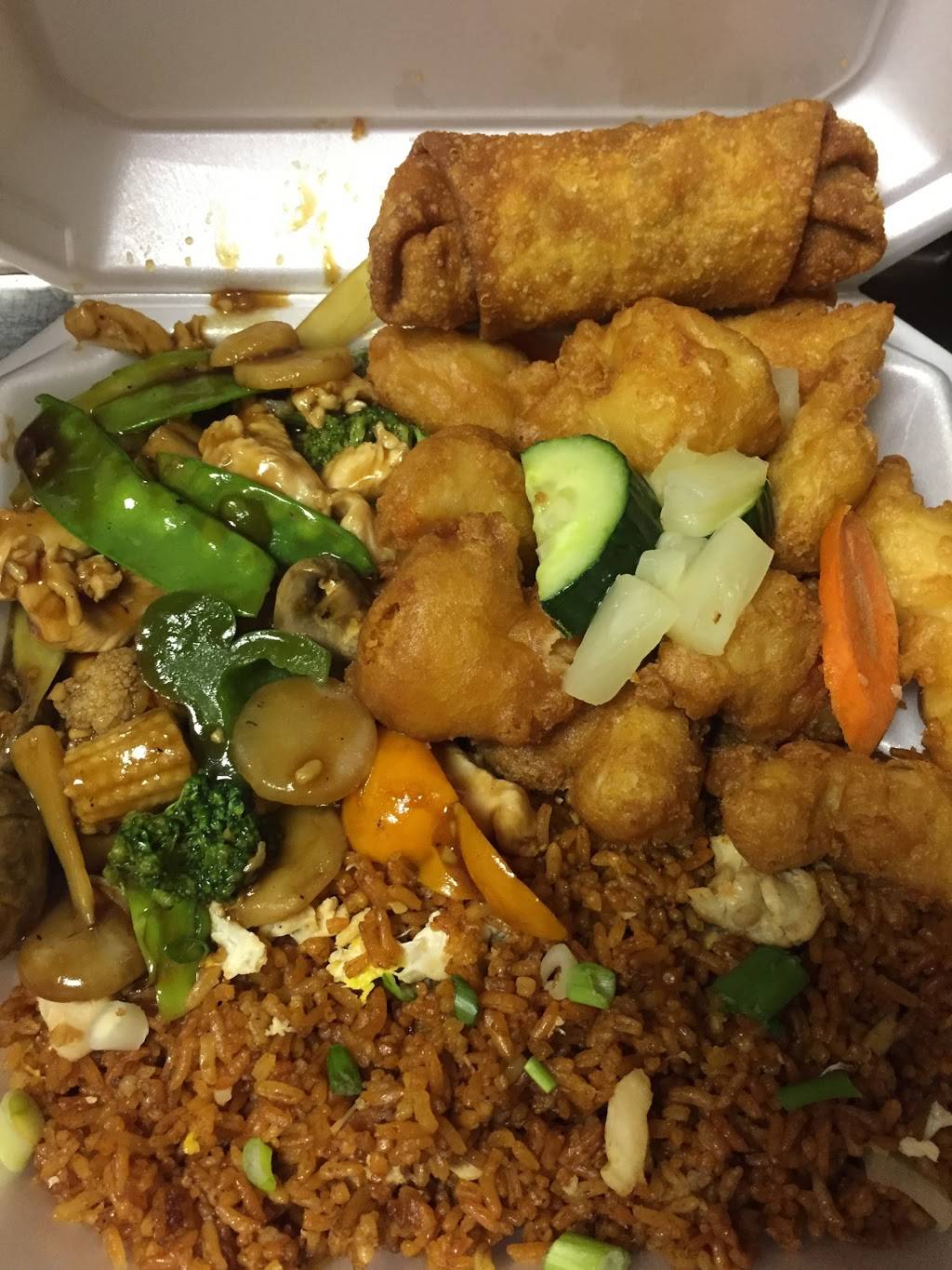 China Wok | restaurant | 22325 Kelly Rd, Eastpointe, MI 48021, USA | 5867739330 OR +1 586-773-9330
