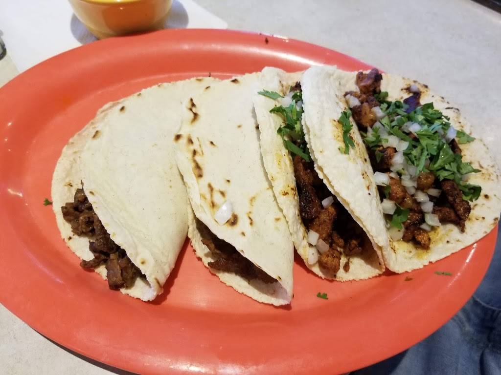 El Potosino Mexican Restaurant | restaurant | 7243 San Pedro Ave, San Antonio, TX 78216, USA | 2103496625 OR +1 210-349-6625