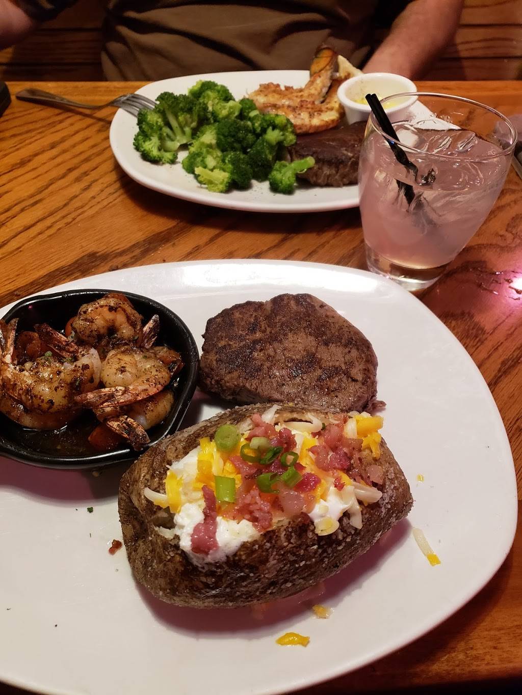 Outback Steakhouse | restaurant | 2045 W Briggsmore Ave, Modesto, CA 95350, USA | 2095772410 OR +1 209-577-2410