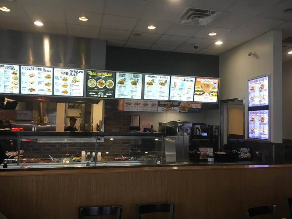 Harveys | restaurant | 5935 Boulevard Robert-Bourassa, Laval, QC H7E 0A4, Canada | 4506650033 OR +1 450-665-0033
