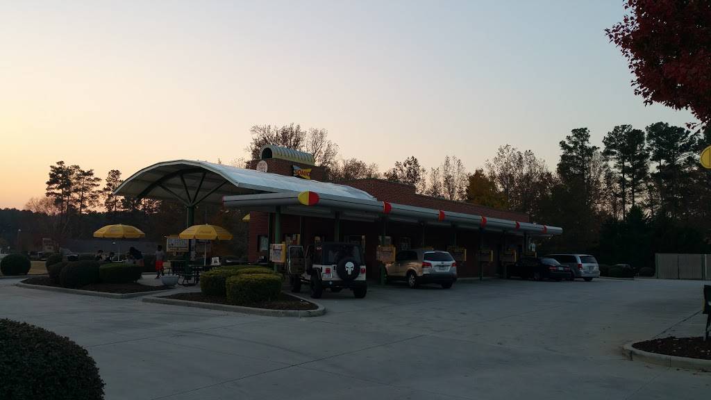 Sonic Drive-In | restaurant | 304 S Main St, Rolesville, NC 27571, USA | 9195625540 OR +1 919-562-5540