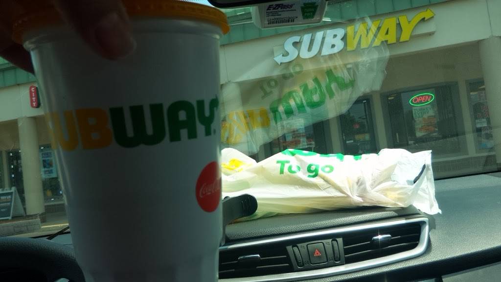 Subway Restaurants | restaurant | 9979 Bustleton Ave, Philadelphia, PA 19115, USA | 2159693155 OR +1 215-969-3155