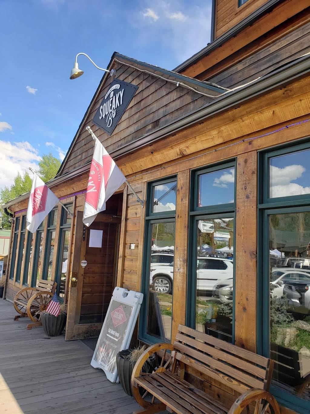 Squeaky Bs | restaurant | Box 1244, 1000 Grand Ave, Grand Lake, CO 80447, USA | 9707988221 OR +1 970-798-8221