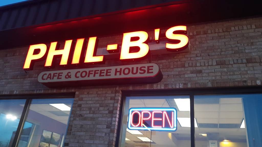 Phil-Bs Cafe | restaurant | 908 Roosevelt Rd, Valparaiso, IN 46385, USA | 2195483100 OR +1 219-548-3100