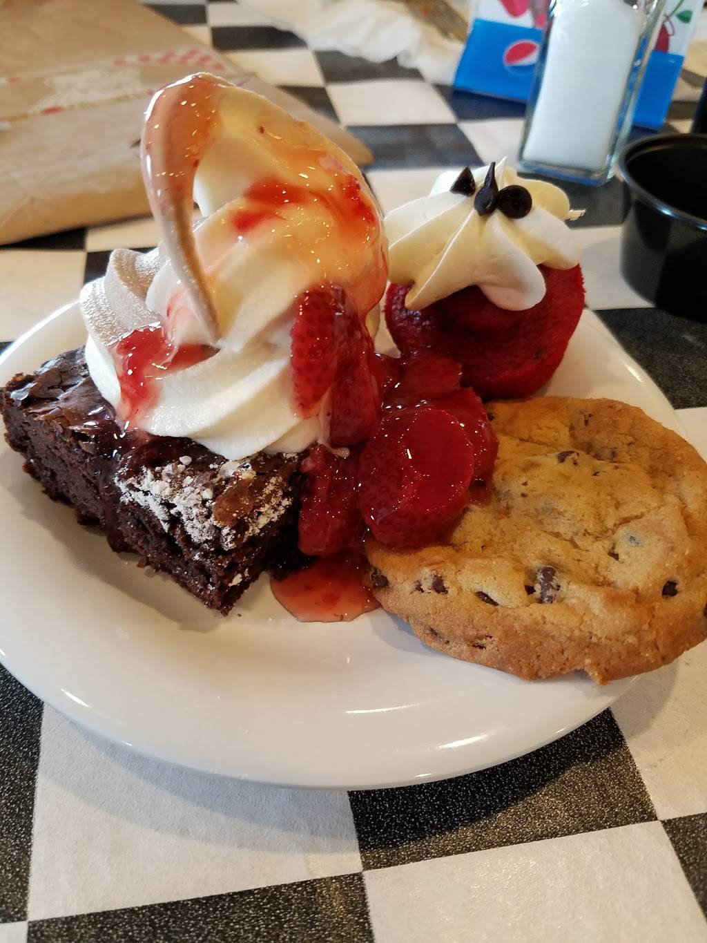 Valentinos | restaurant | 2701 S 70th St, Lincoln, NE 68506, USA | 4024379177 OR +1 402-437-9177