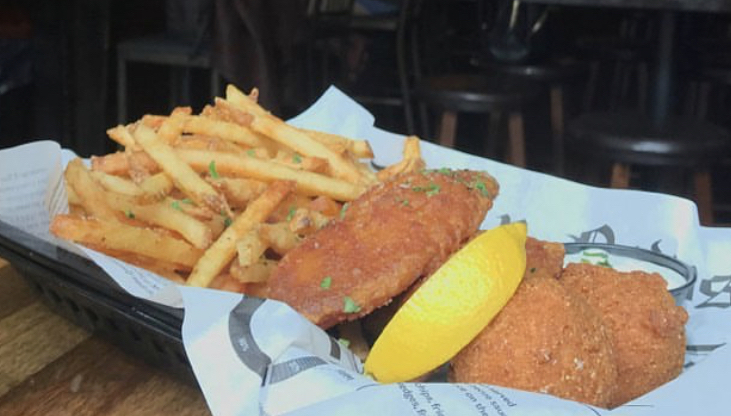 Gracie O Malleys- Wicker Park | restaurant | 1635 N Milwaukee Ave, Chicago, IL 60647, USA | 7732922765 OR +1 773-292-2765