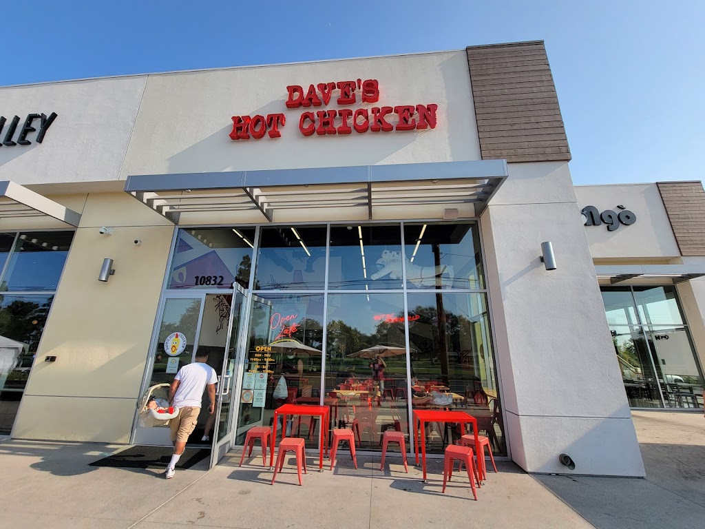 Daves Hot Chicken | restaurant | 10832 Warner Ave, Fountain Valley, CA 92708, USA | 6573837536 OR +1 657-383-7536