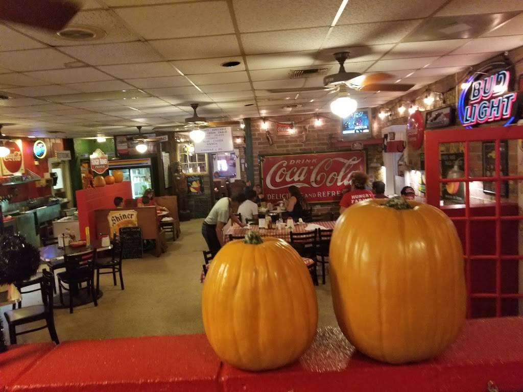 Hungry Farmer Steakhouse | restaurant | 7015 Interstate 35 Access Rd, San Antonio, TX 78224, USA | 2109224511 OR +1 210-922-4511
