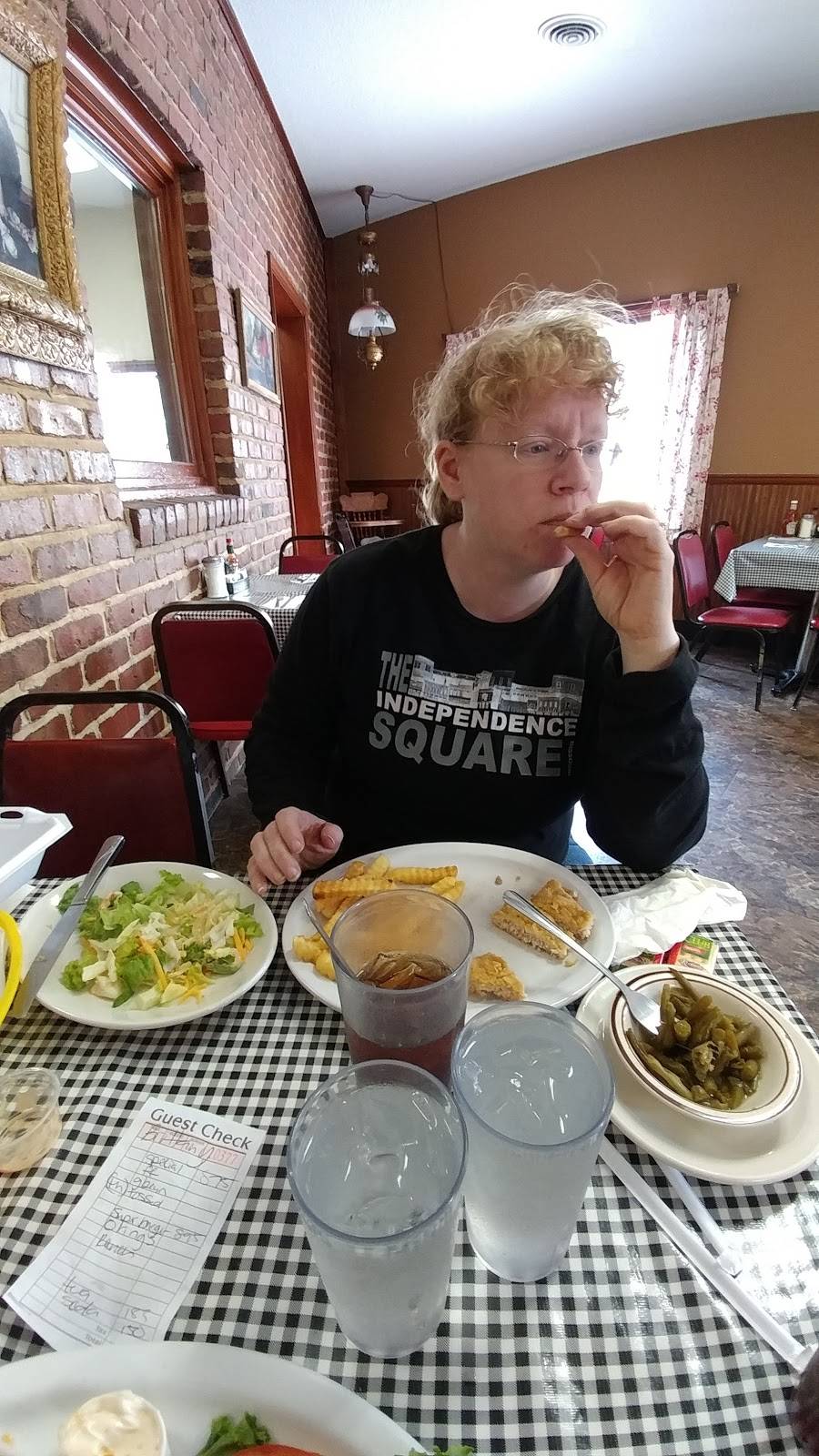 Mill-Inn Restaurant | restaurant | 415 St Louis Ave, Excelsior Springs, MO 64024, USA | 8166378008 OR +1 816-637-8008