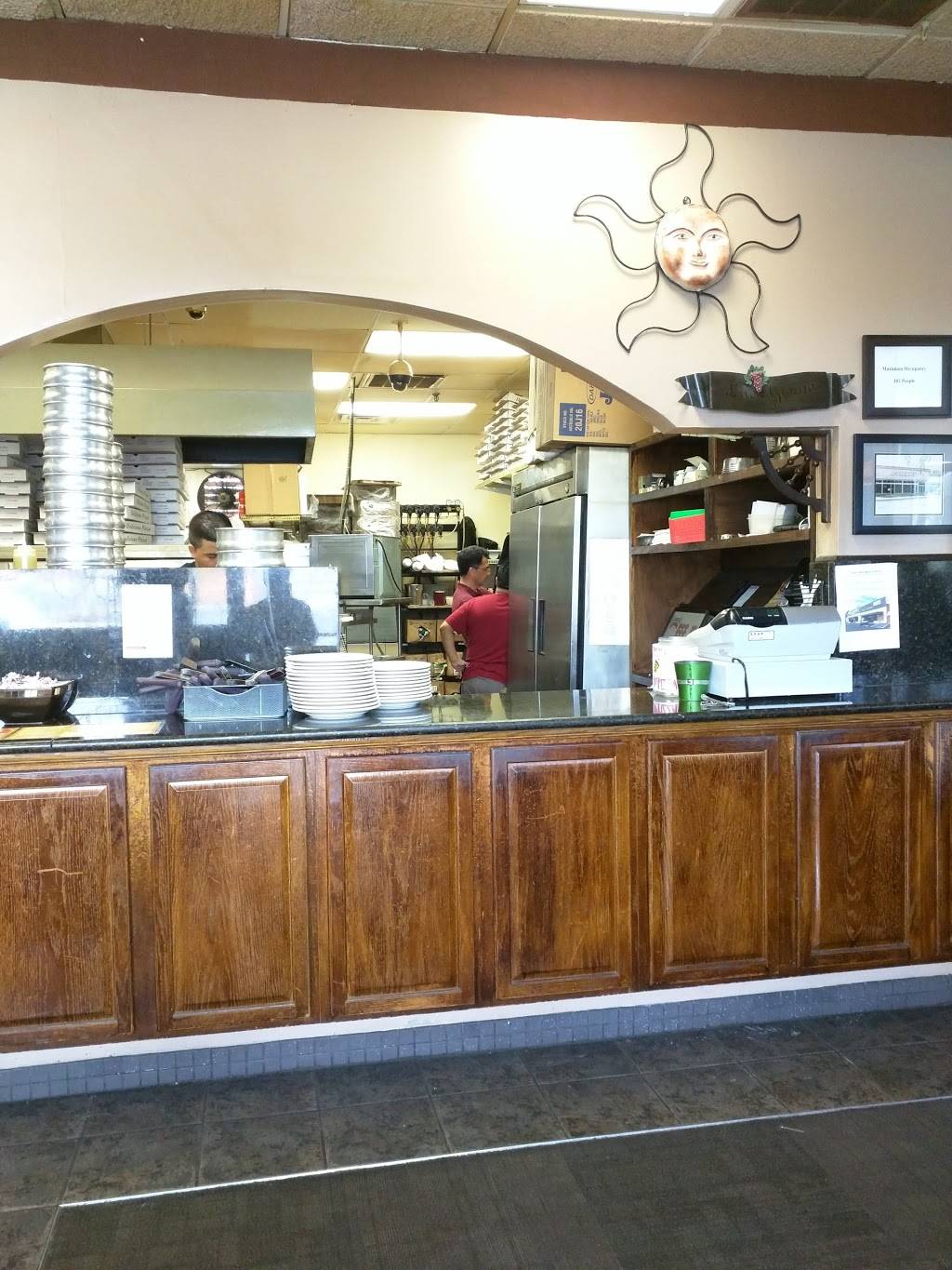 Giovannis Pizza | restaurant | 9502 Chamberlayne Rd, Mechanicsville, VA 23116, USA | 8047462666 OR +1 804-746-2666