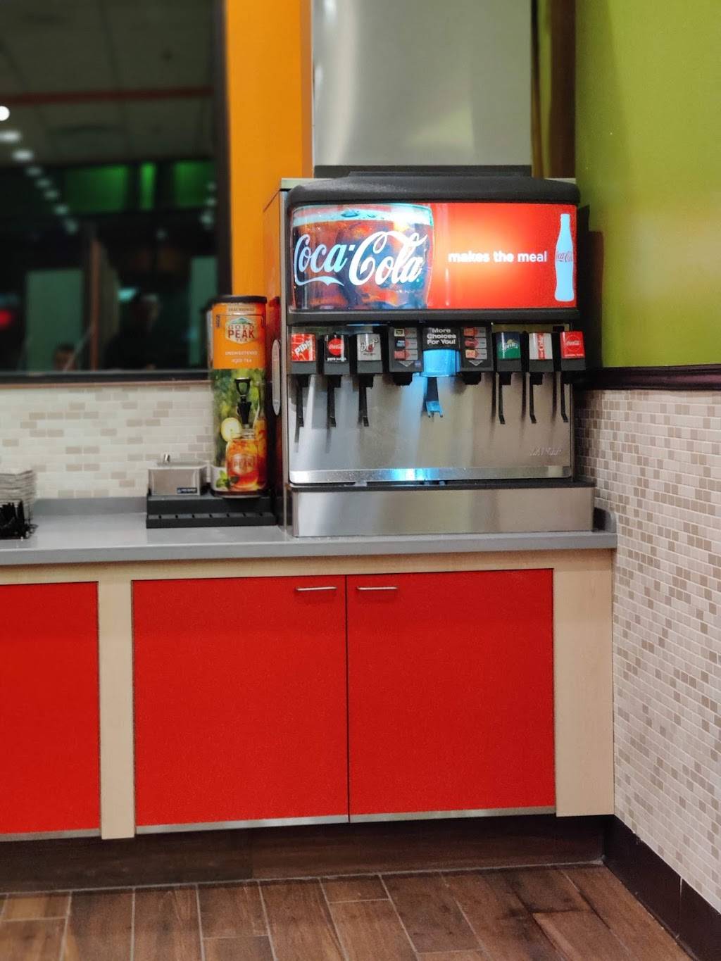 Del Taco | meal takeaway | 5130 W Bell Rd, Glendale, AZ 85308, USA | 6237727790 OR +1 623-772-7790