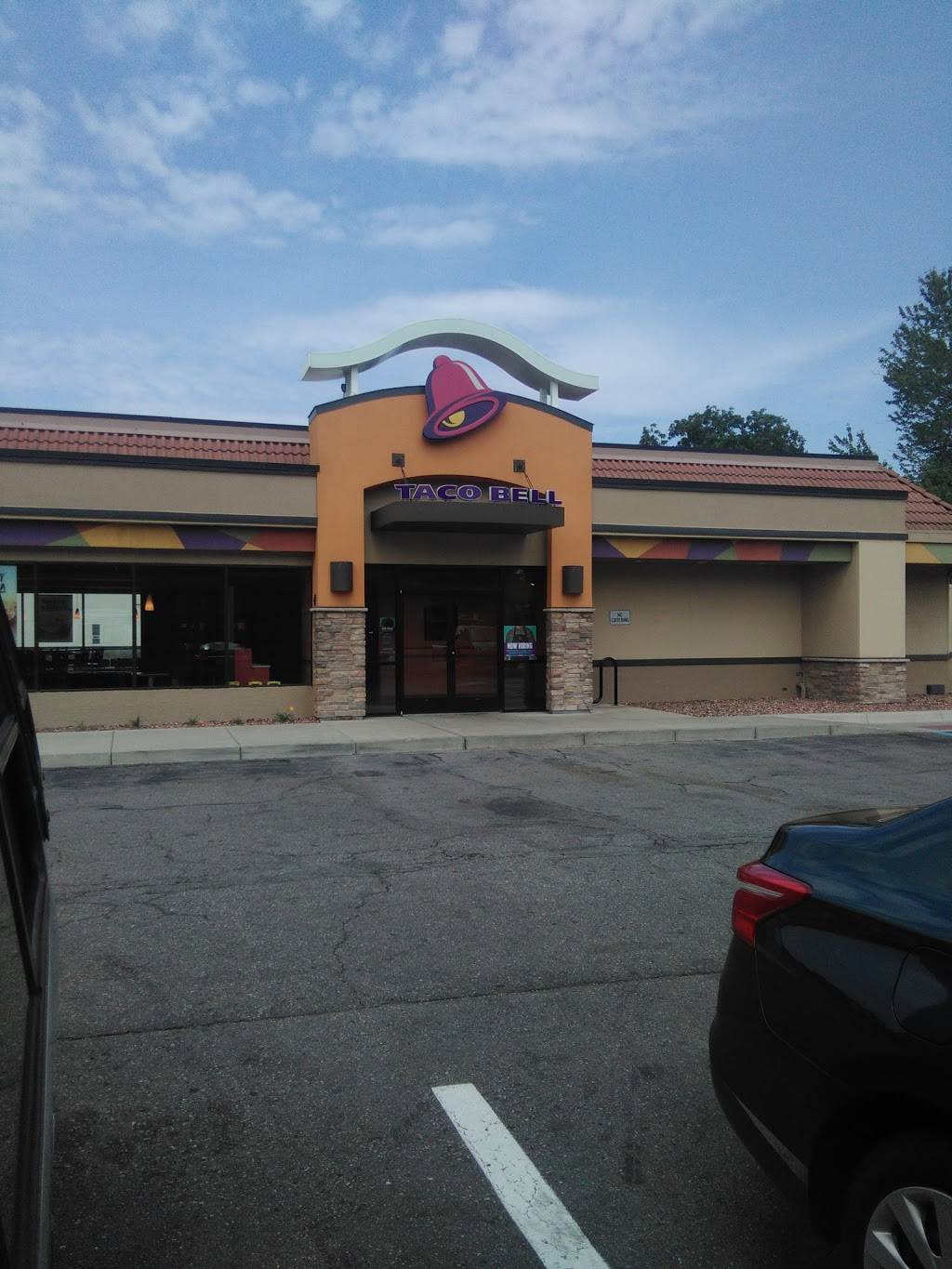 Taco Bell | meal takeaway | 20726 Harper Ave, Harper Woods, MI 48225, USA | 3138817790 OR +1 313-881-7790