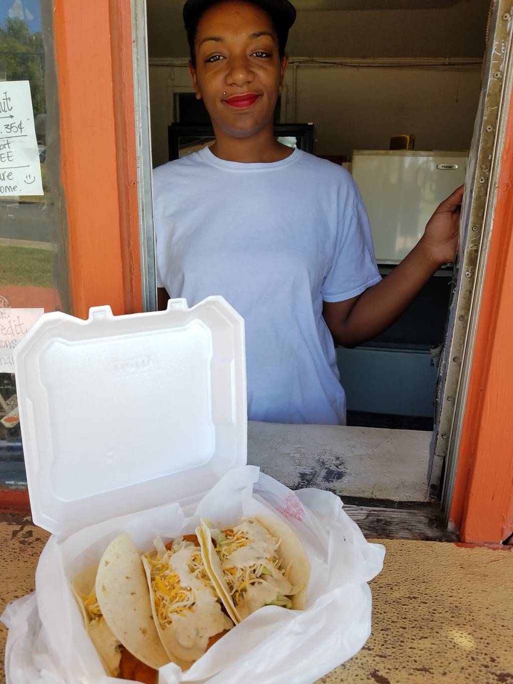 The Fish Hut | restaurant | 452 W Martin Luther King St, Muskogee, OK 74401, USA | 9185372029 OR +1 918-537-2029