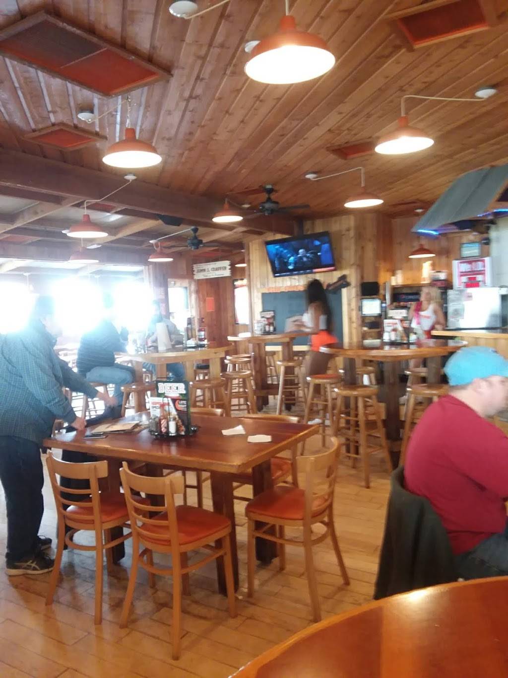 Hooters | restaurant | 409 N Hershey Rd, Bloomington, IL 61701, USA | 3096634668 OR +1 309-663-4668