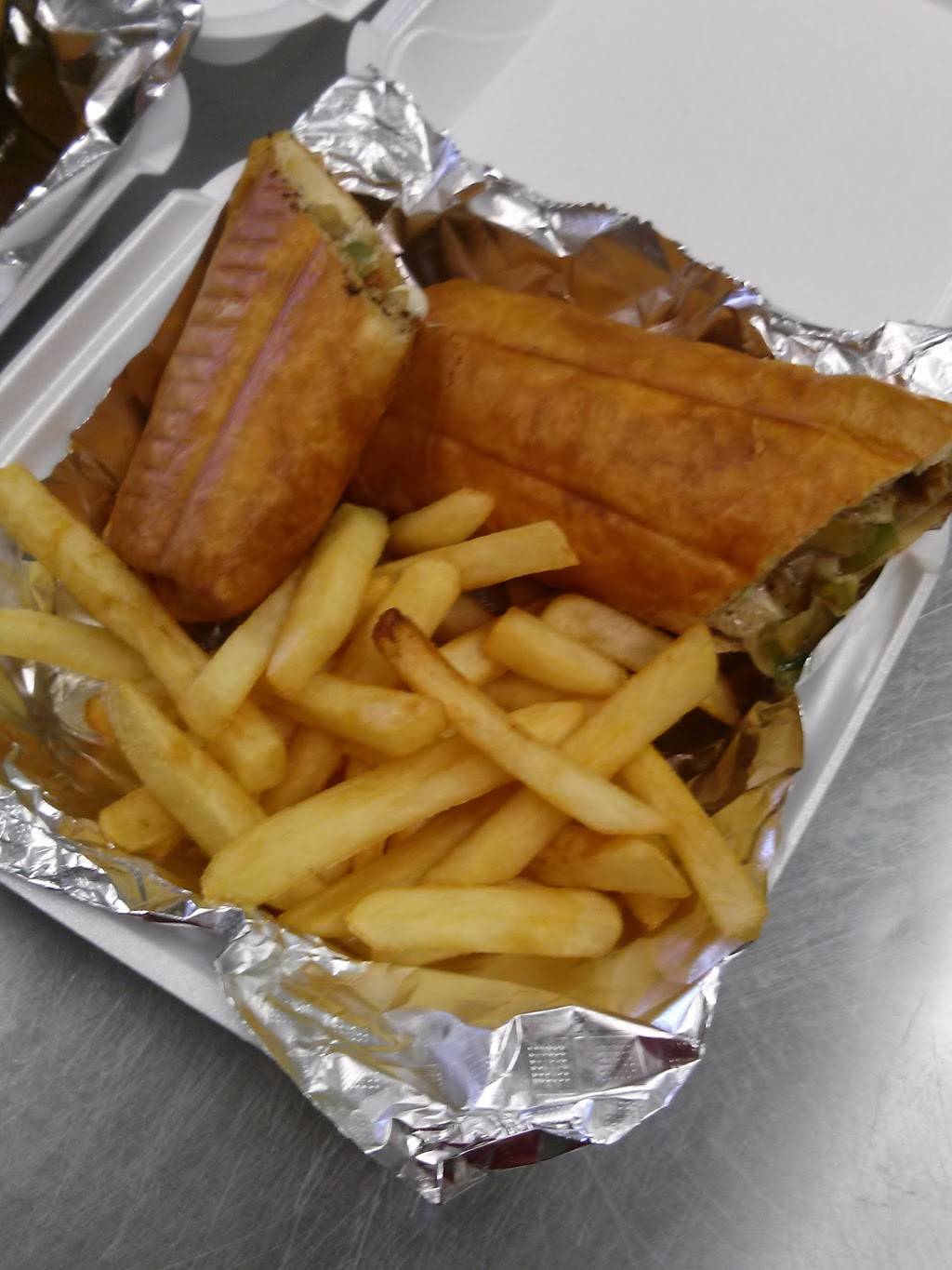 The Chicken Coop | restaurant | 1335 Douglas Ave, Montgomery, IL 60538, USA | 6308010100 OR +1 630-801-0100