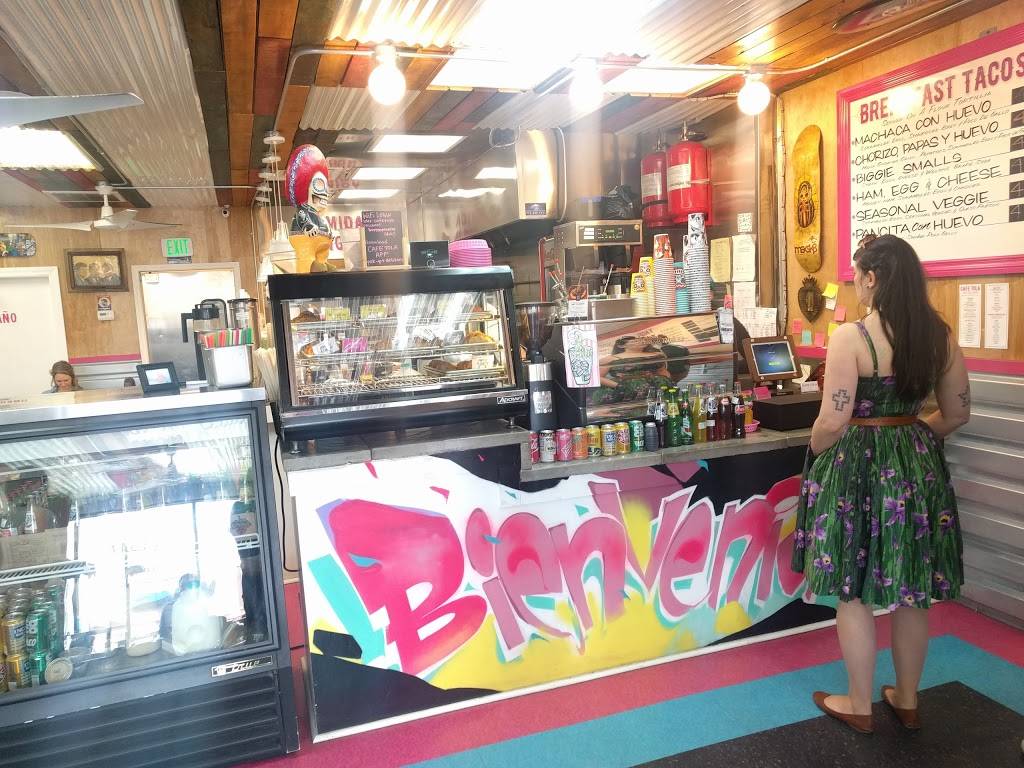 Cafe Tola #2 | restaurant | 3324 N California Ave, Chicago, IL 60618, USA | 7732936346 OR +1 773-293-6346