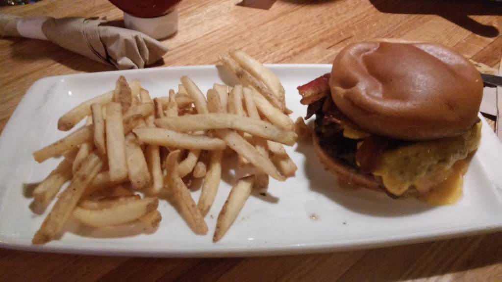 Applebees Grill + Bar | restaurant | 1615 River Valley Cir N, Lancaster, OH 43130, USA | 7406811594 OR +1 740-681-1594