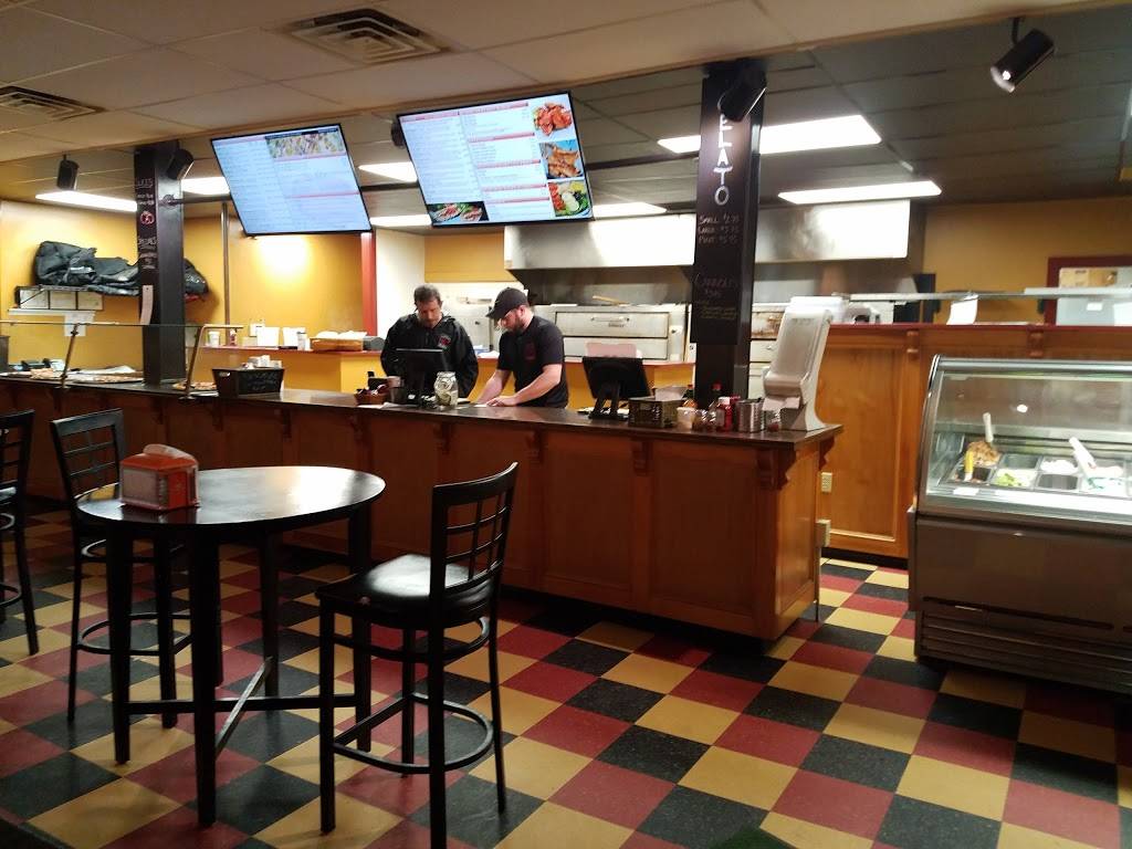 Hot Tomatoes Pizza | restaurant | 542 Tyler St, Pittsfield, MA 01201, USA | 4134436500 OR +1 413-443-6500